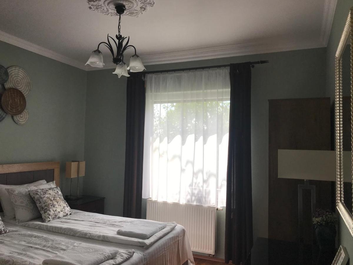 Eden Apartman Algyo Bagian luar foto