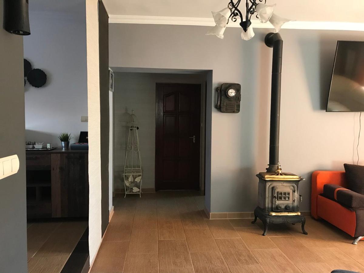 Eden Apartman Algyo Bagian luar foto